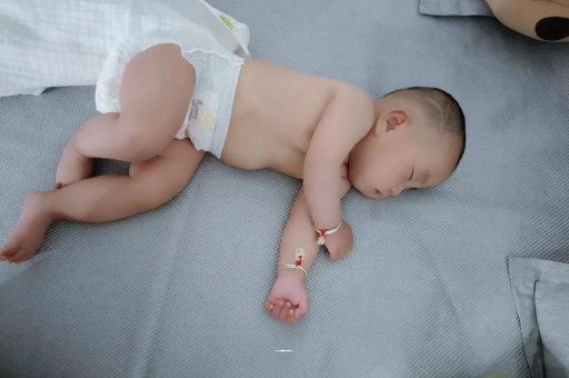 格尔木宝宝老打喷嚏怎么办